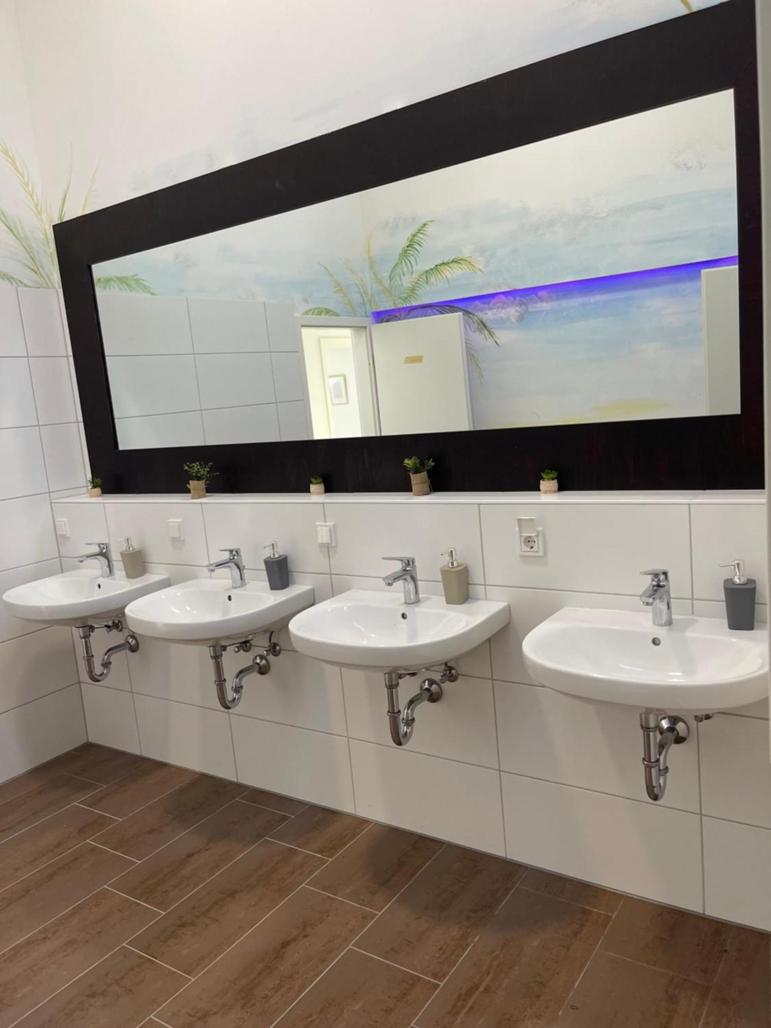 Kavkaz Restaurant & Hotel Lohmar Esterno foto
